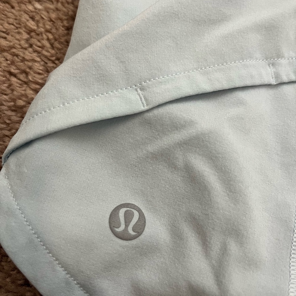 Lululemon speed up short high rise - Picture 3 of 4